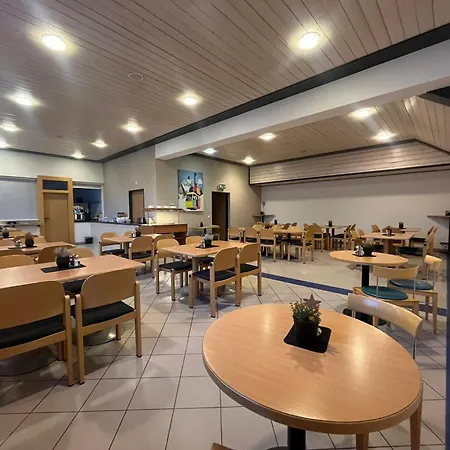 Twenty Seven Bed and Breakfast 3*