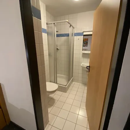 Twenty Seven Τσελ αμ Ζέε