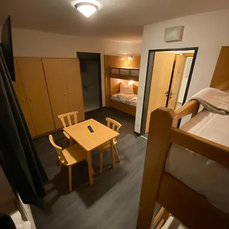 Bed & Breakfast Twenty Seven *
